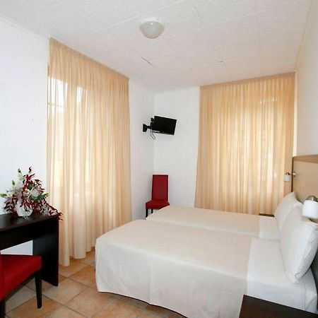 Albergo Maccagno Bagian luar foto